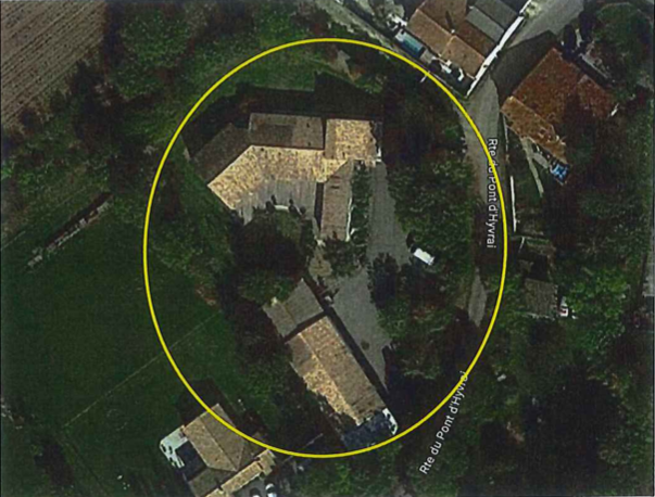 Ensemble immobilier situé à GENOUILLÉ